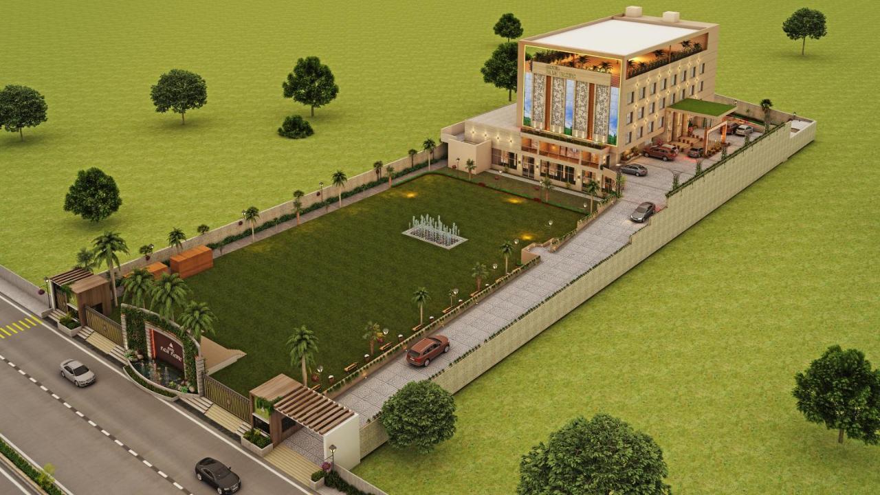 Hotel Palm Pacific Kota  Exterior photo