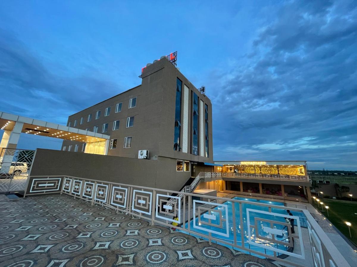 Hotel Palm Pacific Kota  Exterior photo